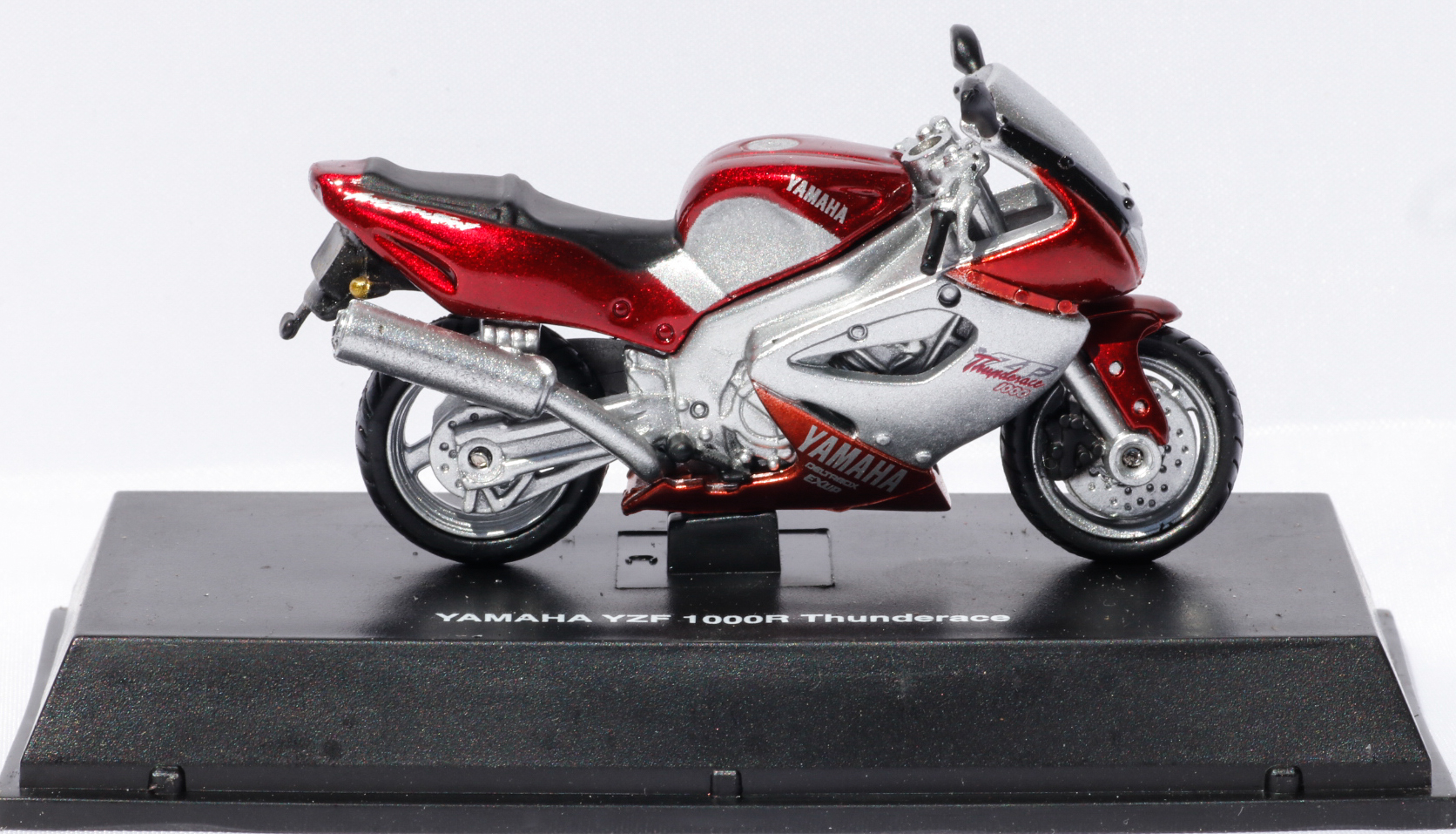 Newray 1-32 Yamaha YZF1000R Thunderace